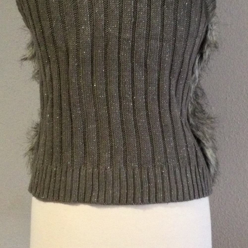 Justice Fuzzy Faux Fur Glitter Gray Full Front Zip Collared Vest 16 (Juniors) - Picture 11 of 16